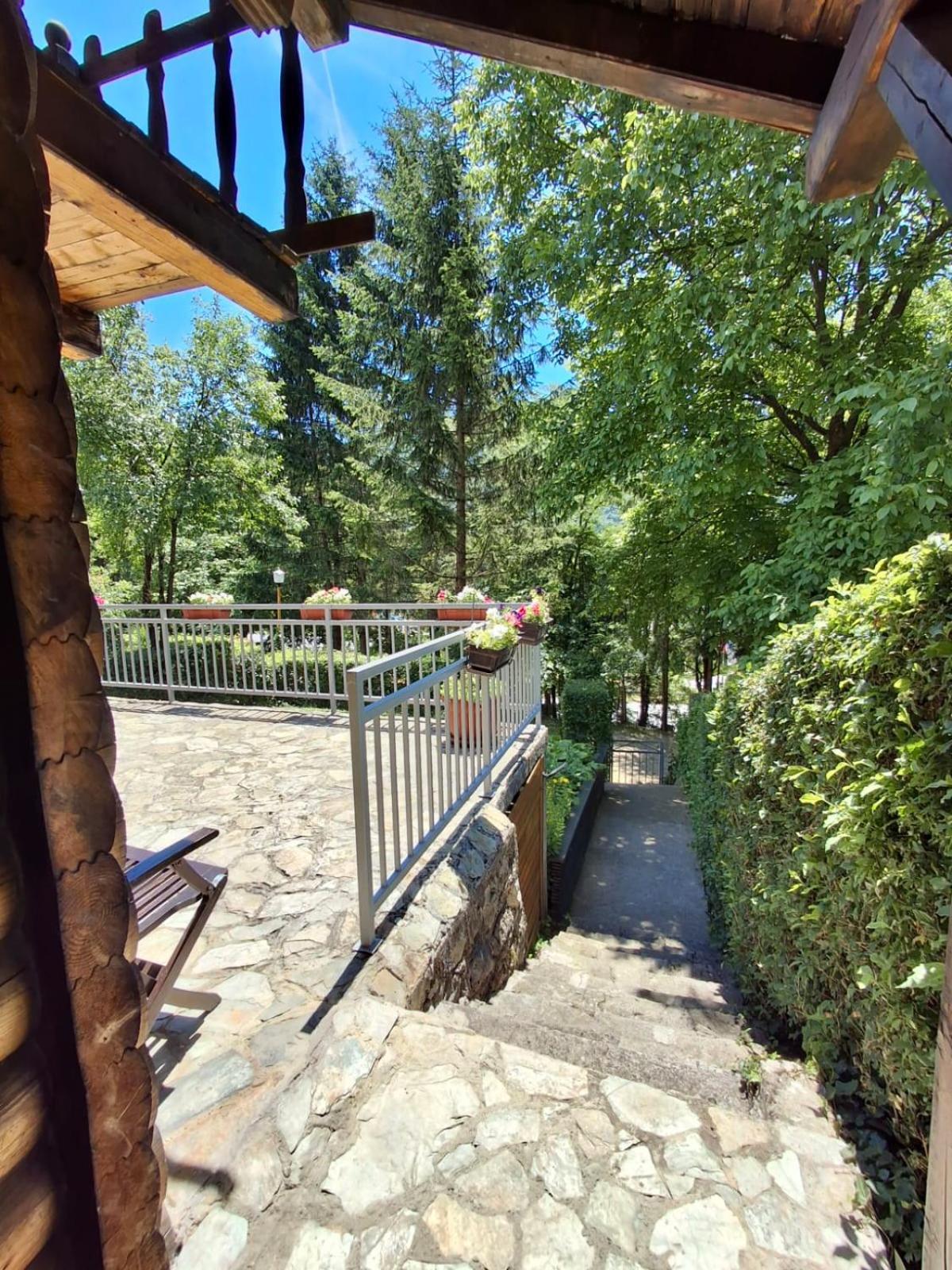 Apartman Relax In Nature ヤイツェ エクステリア 写真